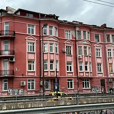 Stylish & Cozy Studio In The Heart Of *